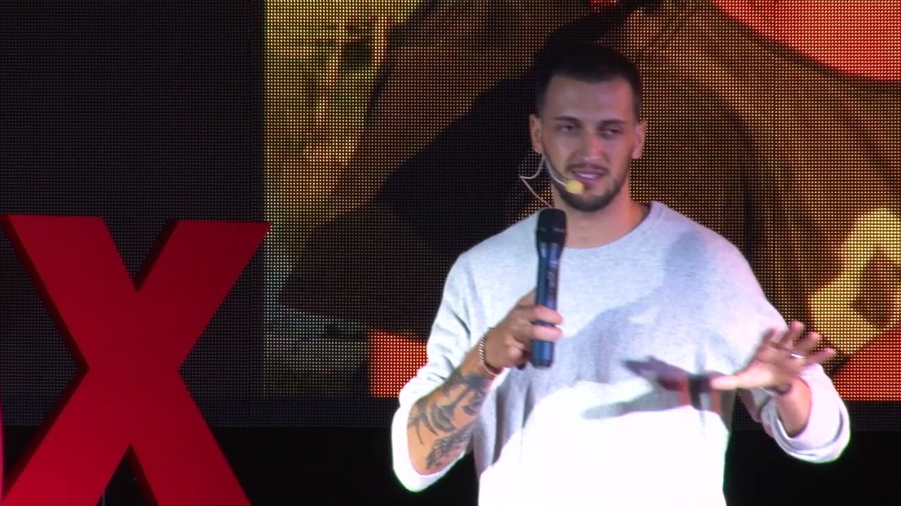 El Hacedor | HERNAN REGIARDO | TEDxArequito