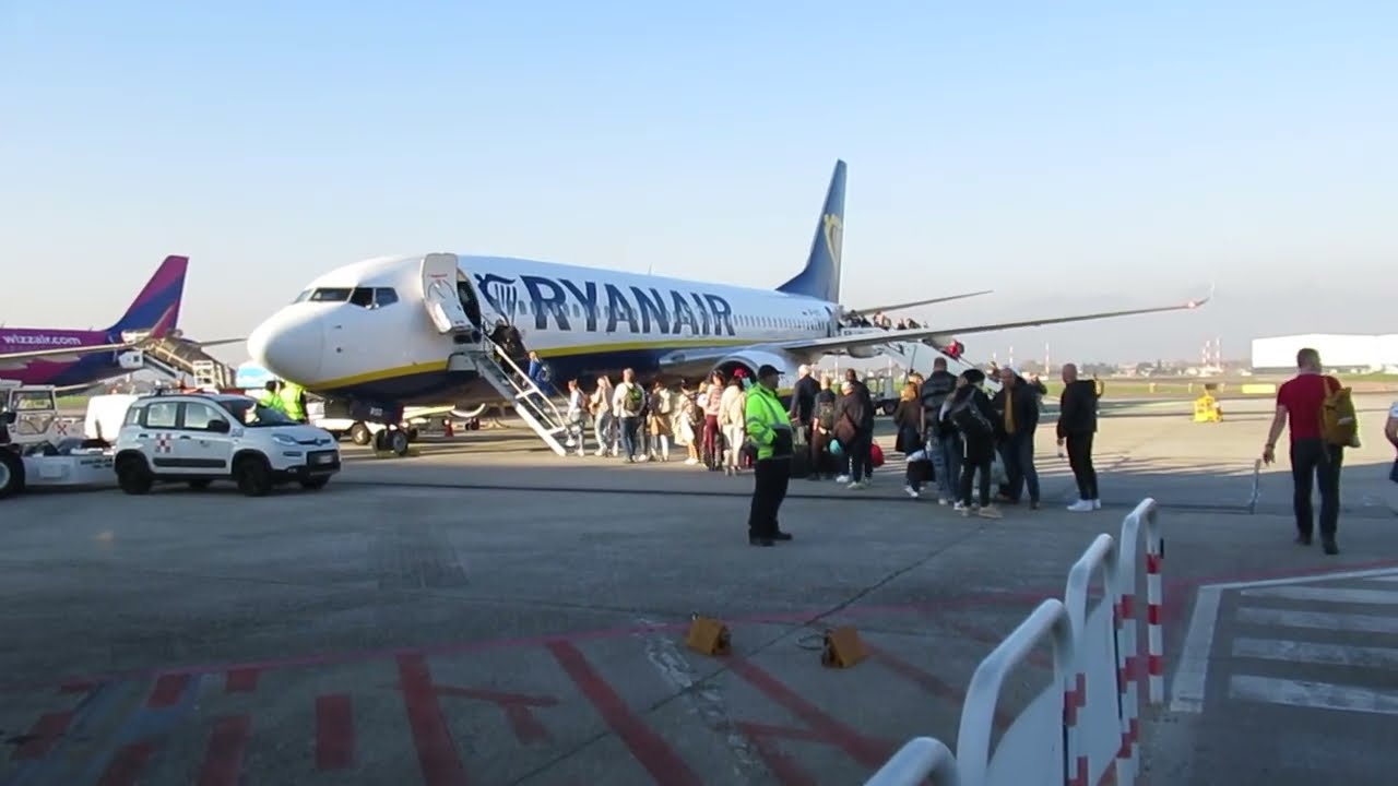 Boeing 737 (SP-RSD) - Bergamo (BGY, LIME) - Praha (PRG, LKPR).