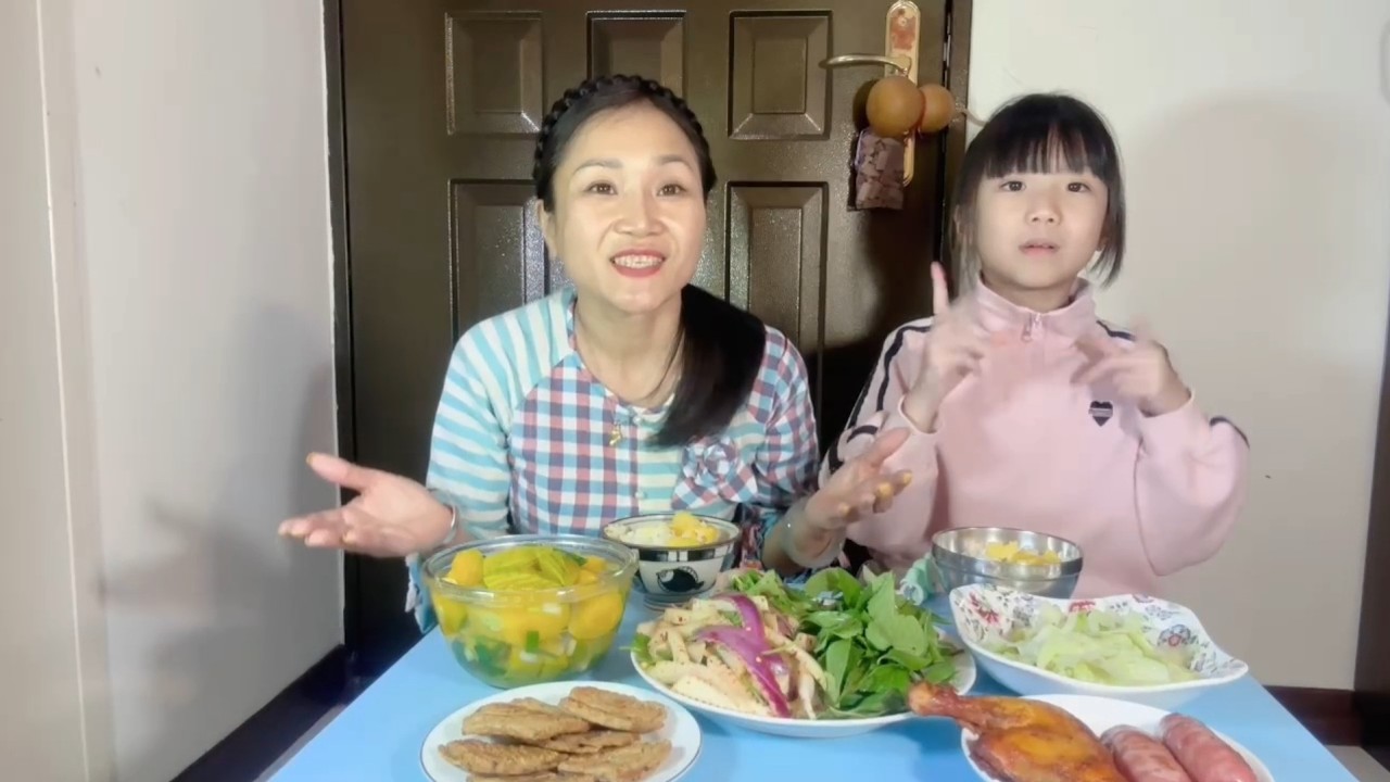 Vlog 951 ll SU HÀO,HÀNH TÍM BÓP GỎI,SƯỜN NON CHAY CHIÊN,CANH BÍ&ĐÙI GÀ,XÚC XÍCH CHO NHÓC NHỎ