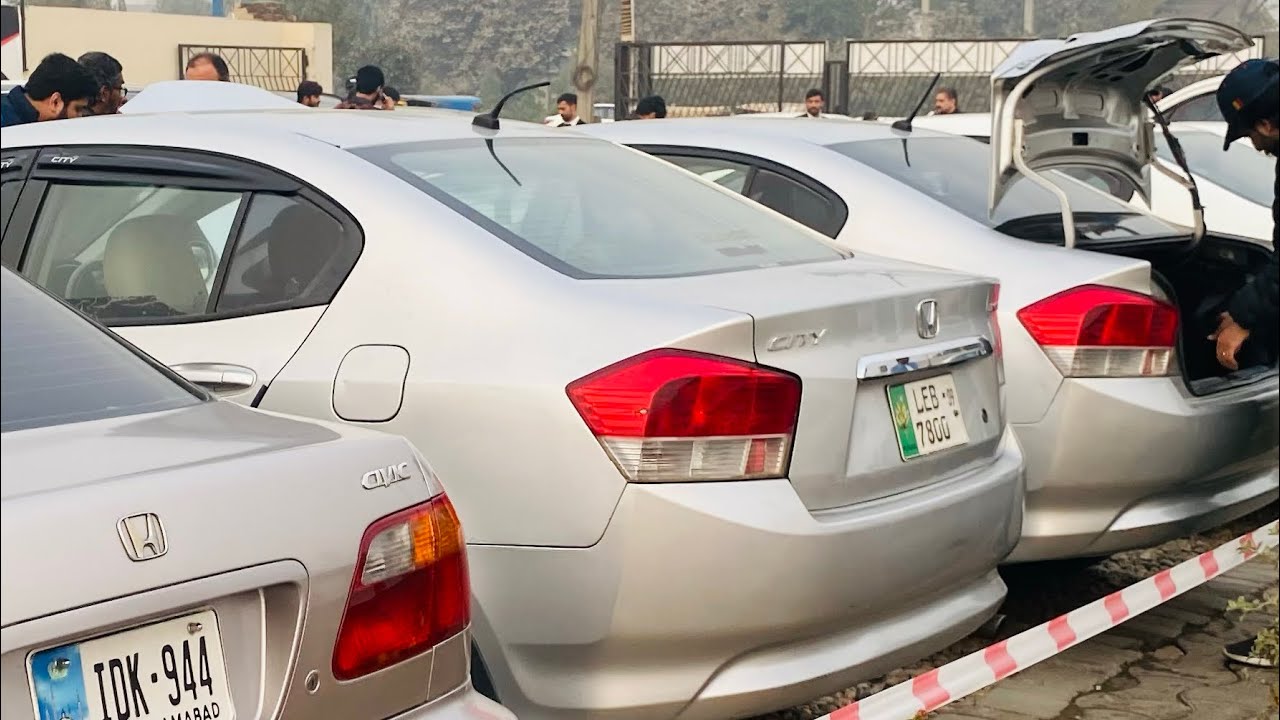 Gujranwala Khuraam bhi ny auction start kar di Khawaja motor par car bazar 2025