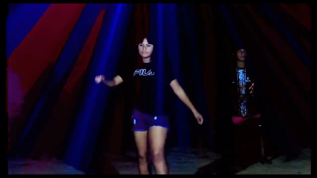 Dançarina da Aldeia Aldeona ONHI'UDU