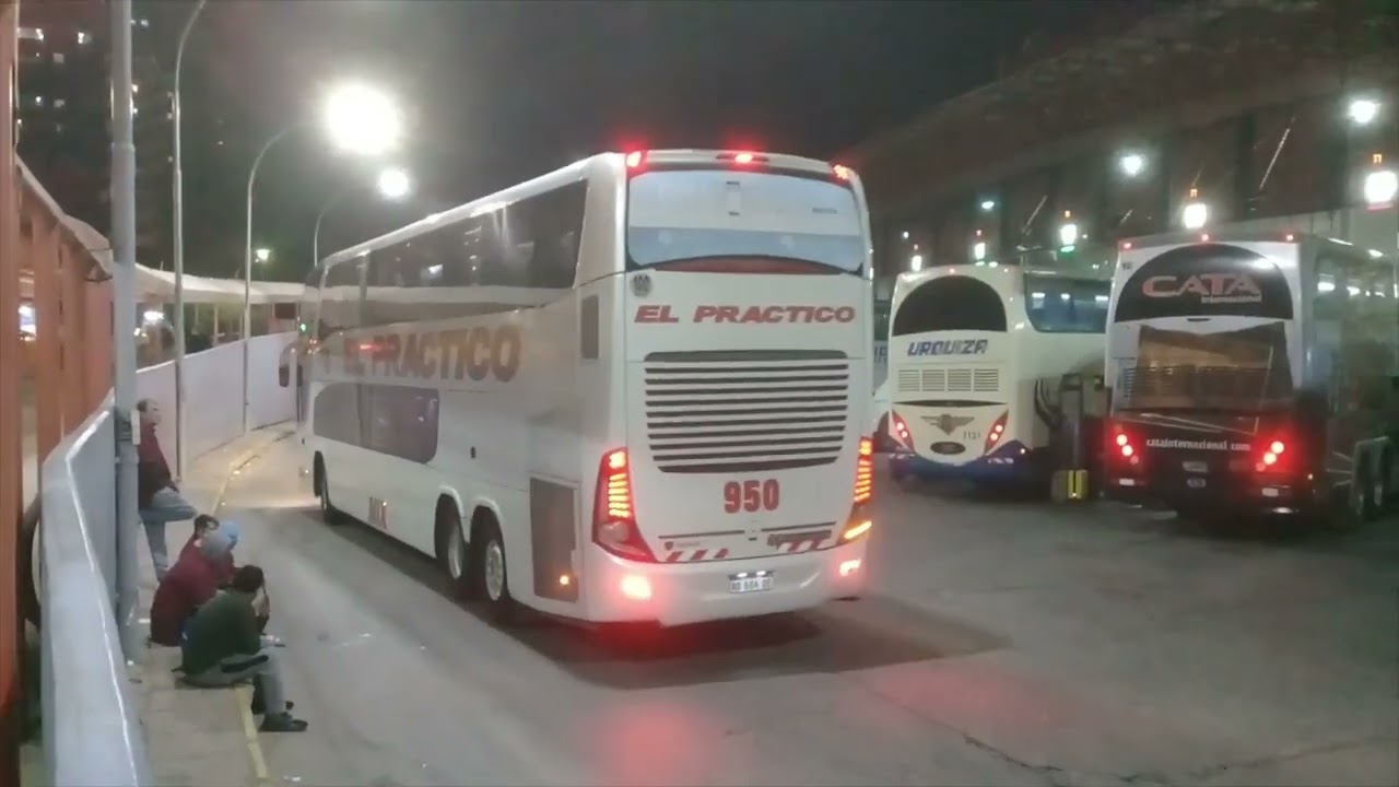 Colectivos en la terminal de Córdoba: fin de semana largo carnaval 2023