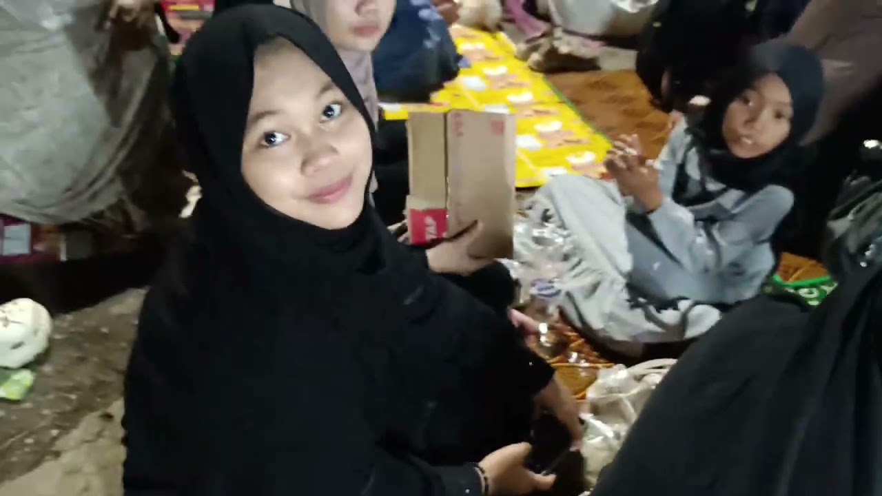 6. Acara berlangsung