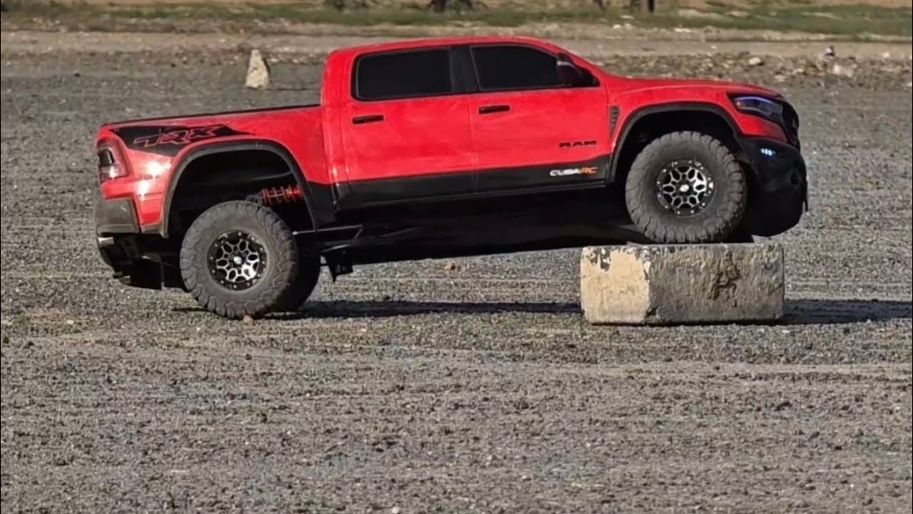Full Video Bashing Dodge RAM Tractionhobby- #rccar #rctruck #extreme #dodge 