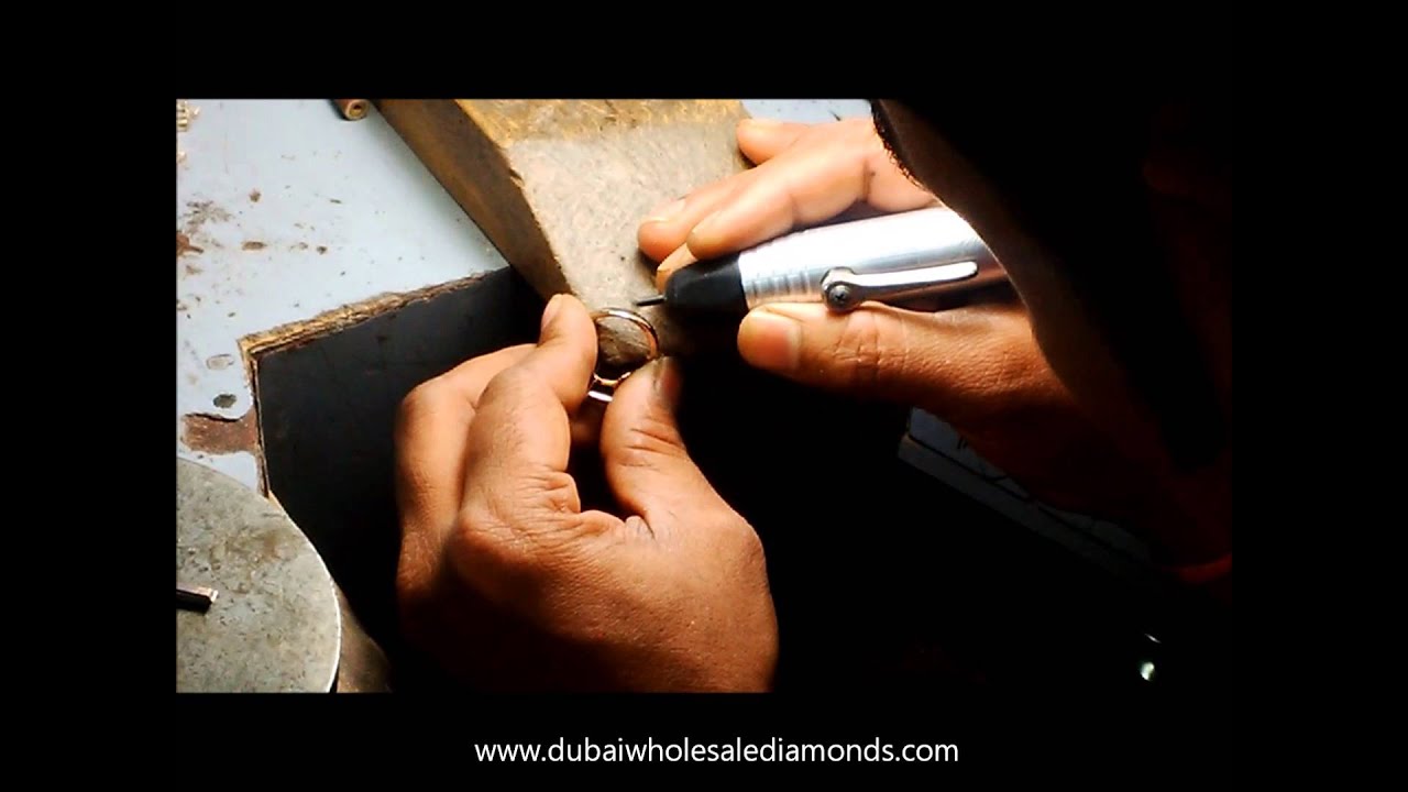 Dubai Wholesale Diamonds - Finishing a Ring