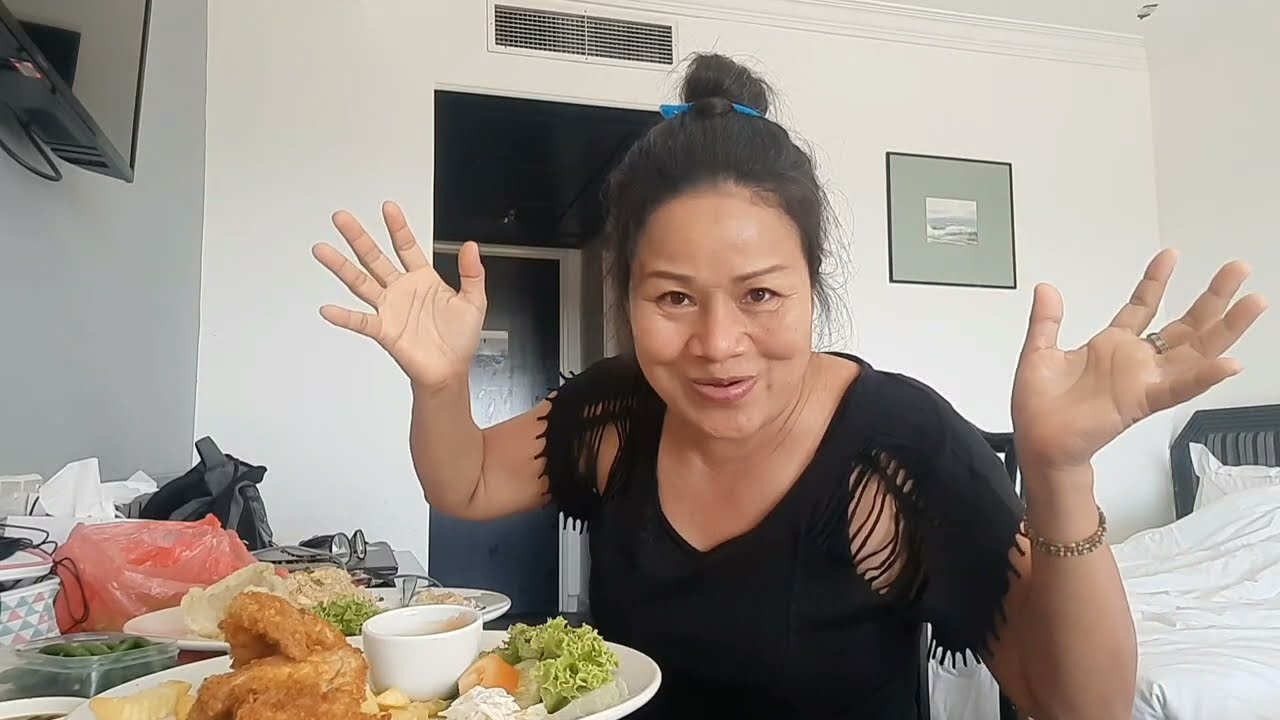 กินข้าวเช้าเอาแรง ก่อนย้ายโรงแรมที่พัก #ชีวิตเมียฝรั่ง #เมียฝรั่ง