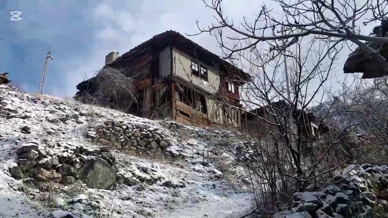 Tosya Çaybaşı köyü karlı bir kış günü 