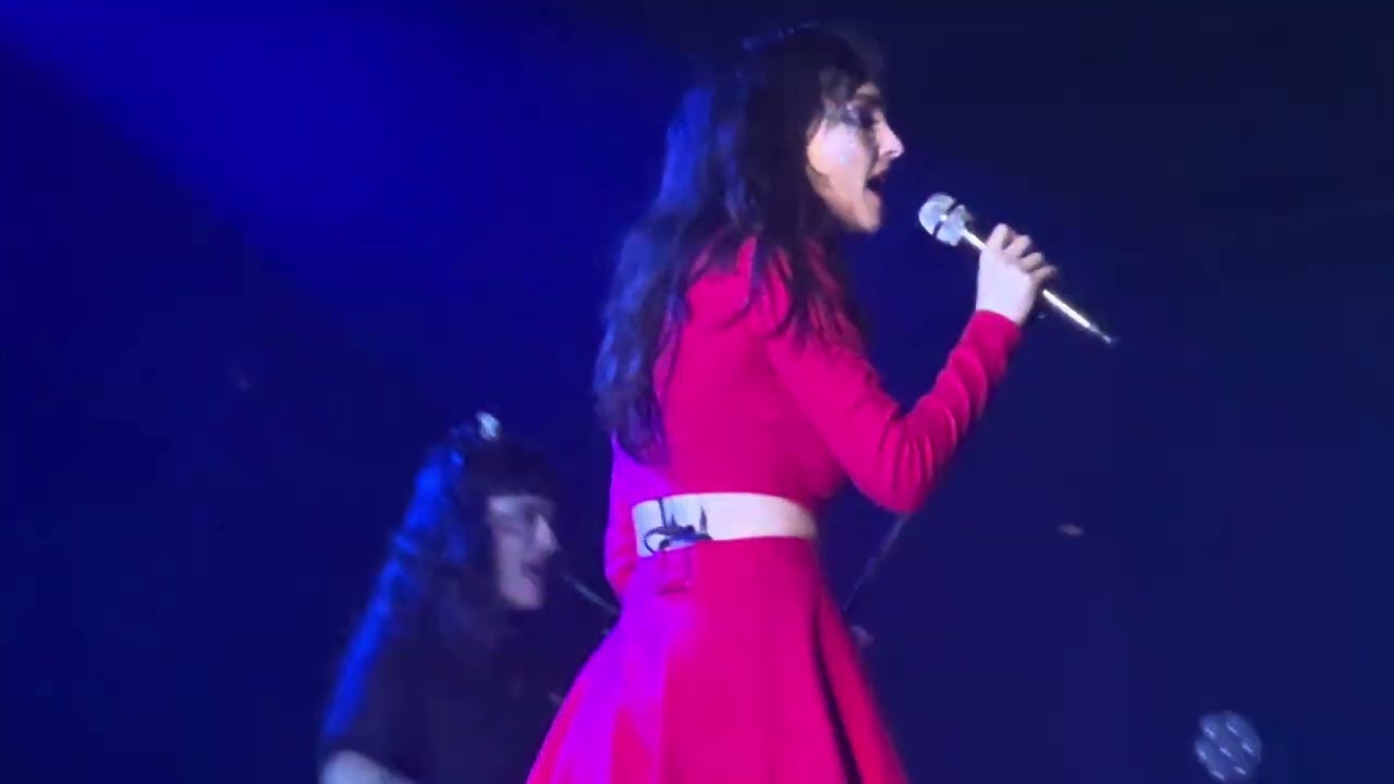 Lauren Mayberry - Bird (Boston 9-12-23)