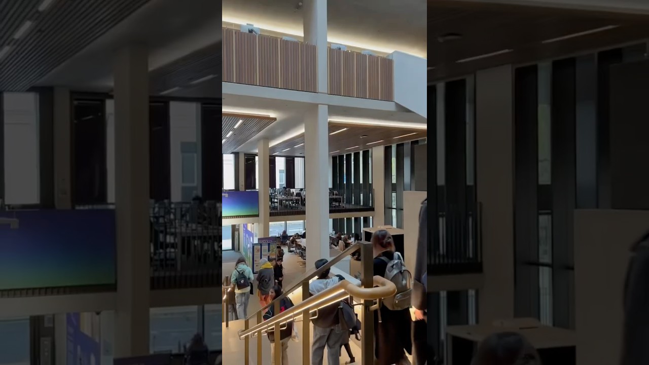 UCL Bloomsbury campus tour at our recent Open Day 🏛️ #UCL #CampusTour #OpenDay #StudyUCL #Bloomsbury