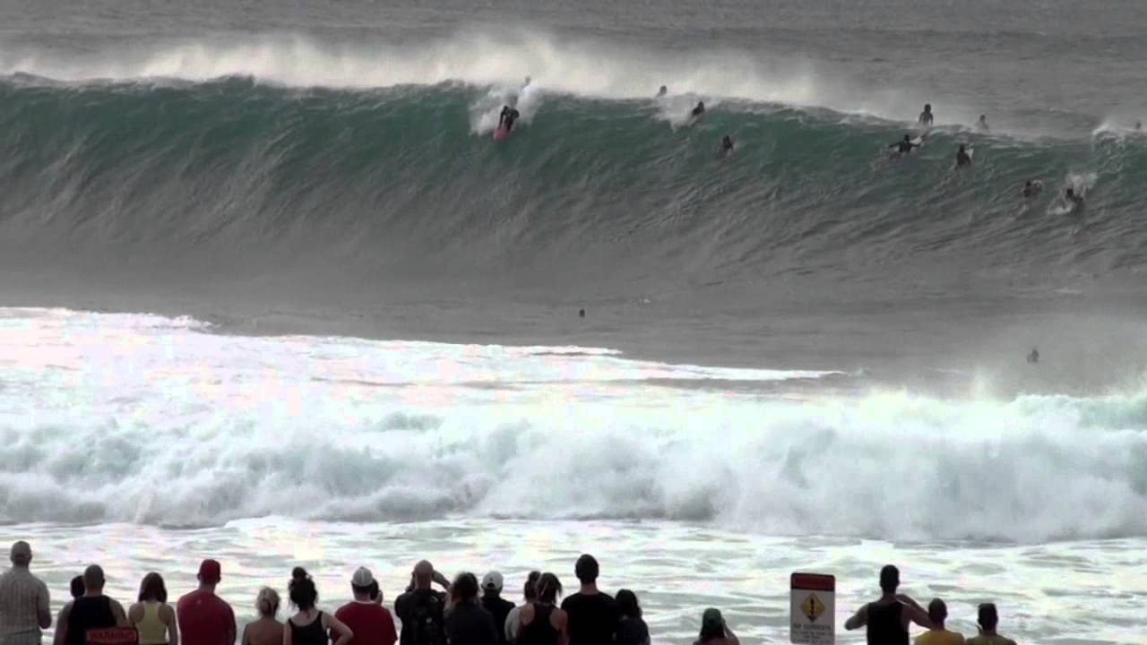 Billabong Pipe Masters Big and Scary Surf
