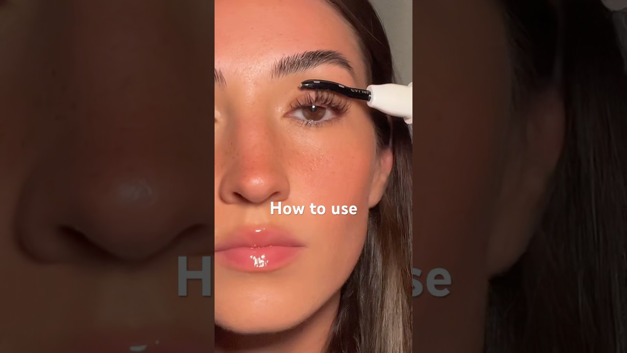CALISI Heated Lash Curler in action #makeup #heatedlashcurler #lashes