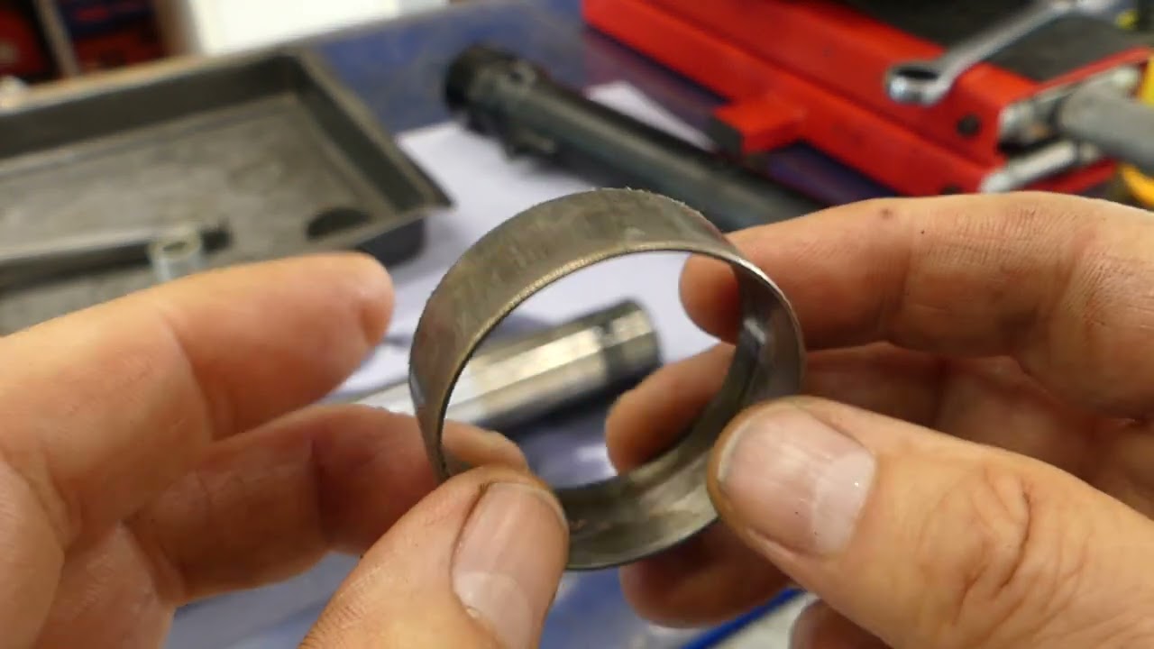 Honda SLR650 - Service 2024 -- Teil 05 -- Gabeln des Grauens - Gleitbuchsen kürzen