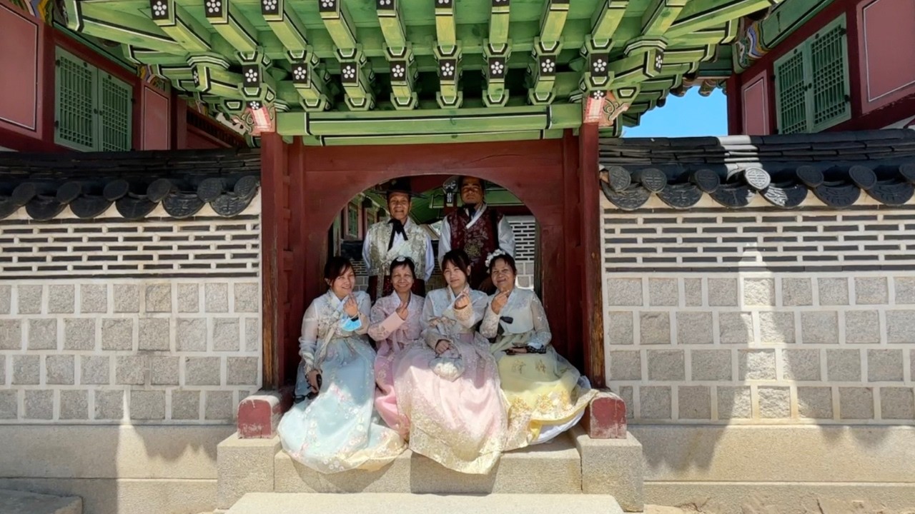 Dressing Up and Walking Like Royalty in Gyeongbokgung Palace Seoul South Korea
