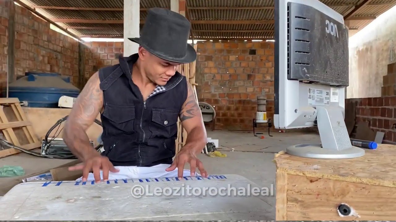 COVER CARLINHOS BROWN