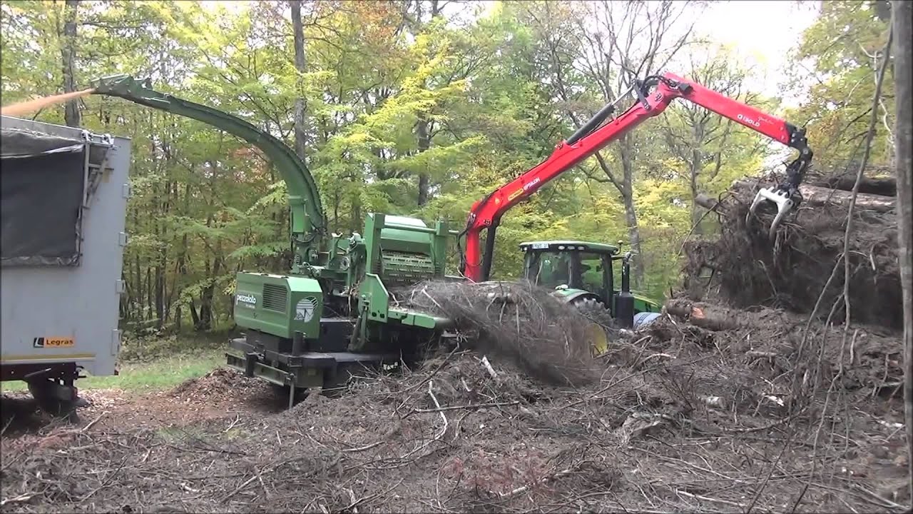 PEZZOLATO PTH 1200/1000 G - Cippatore a tamburo/Drum chipper driven by 360hp J. DEERE tractor's PTO