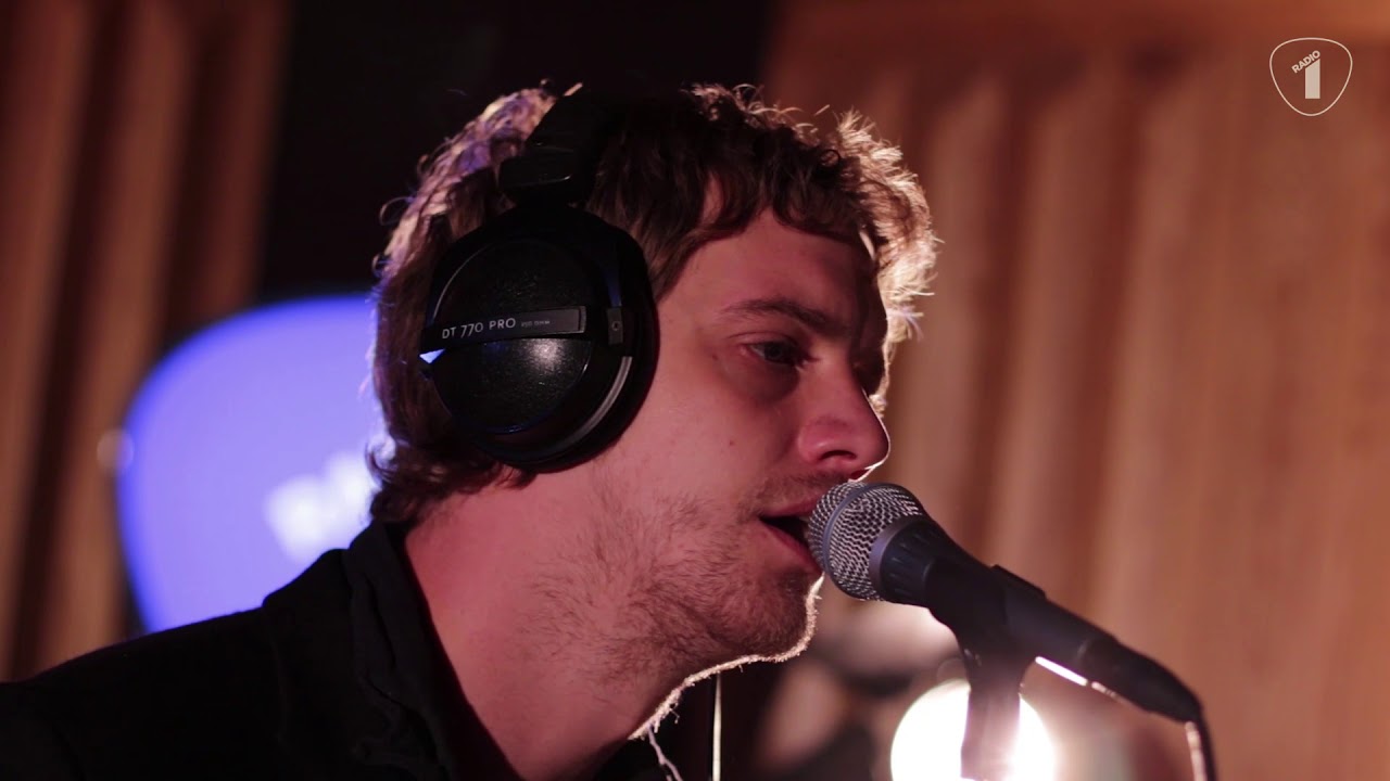 Warhaus - Love's a Stranger (Radio 1 Live Sessie)