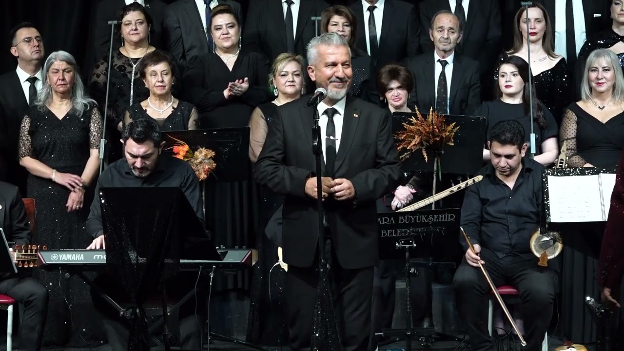 KURUSA FİDANIN GÜLLERİN SOLSA GÖNLÜMDE SOLMAYAN GÜLÜMSÜN BENİM 