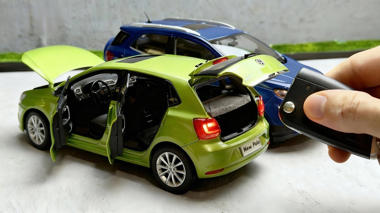 Volkswagen Polo 1:18 Scale Diecast Model Car Unboxing and Review