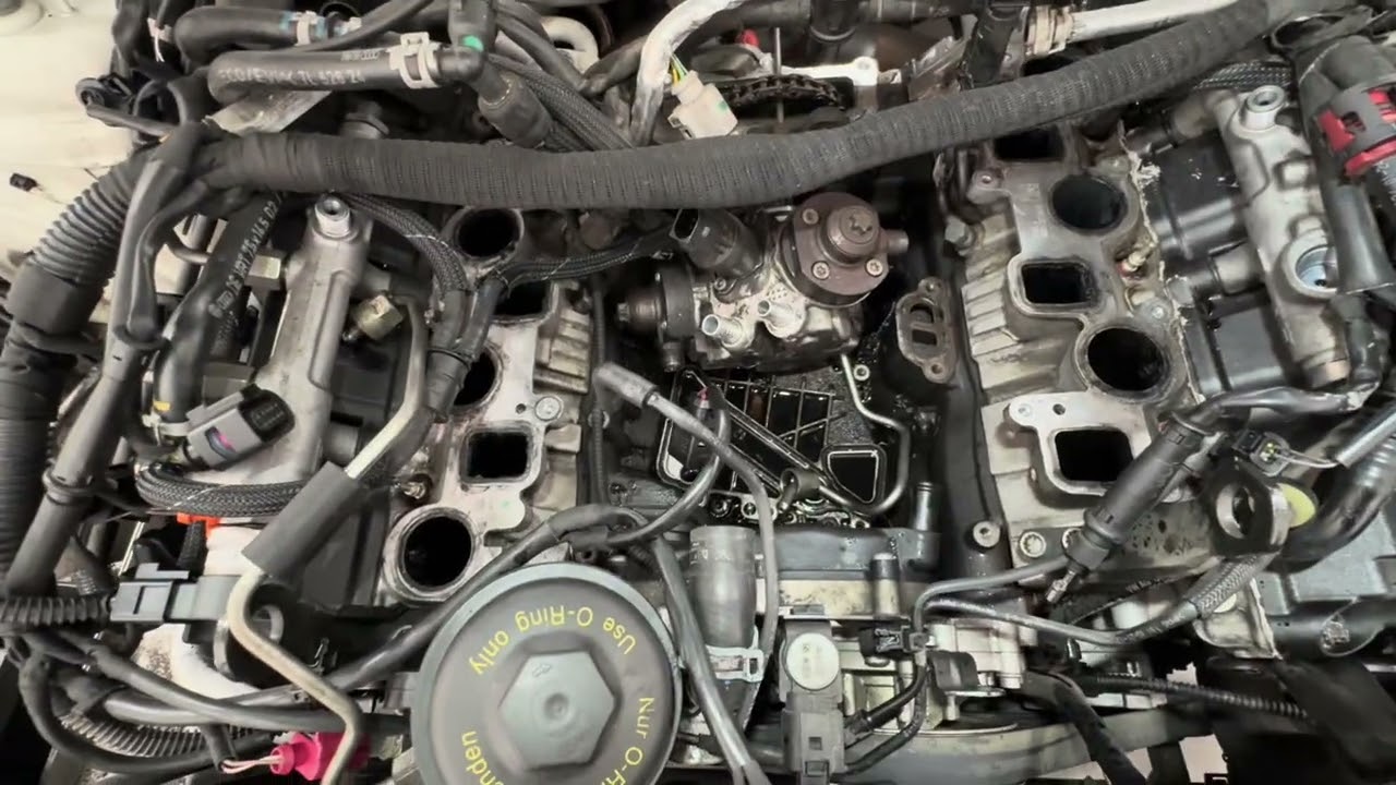 Замена топливного насоса высокого давления и турбокомпрессора на VW/Audi 3.0 TDI.