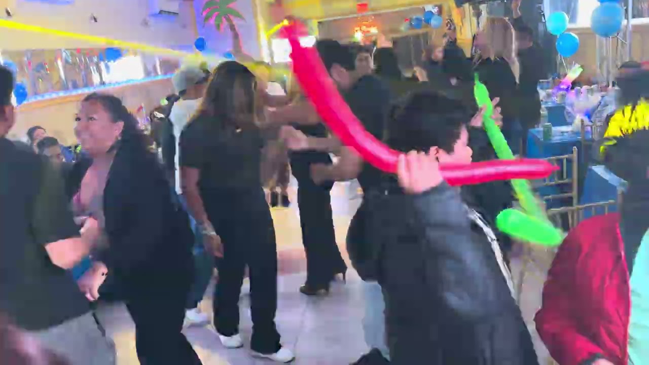 Embrujo de cumbia cumbias rasposas 🕺🏻💃🏻el Bocho es otra cosa 