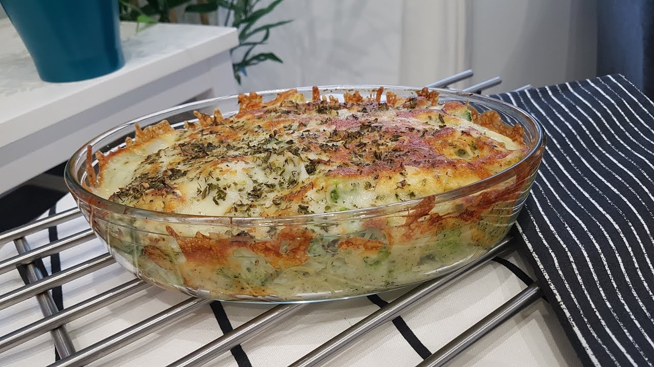 Espaguetis gratinados con brócoli y bechamel