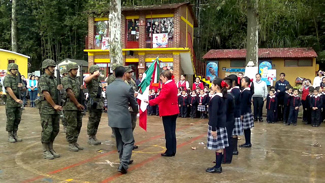 Entrega de Bandera nueva