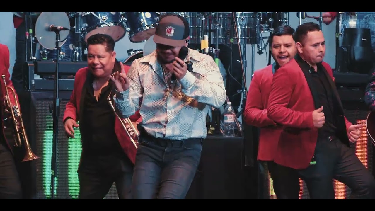 Gerardo Coronel "El Jerry" - El Sinaloense [En Vivo Desde TIjuana]