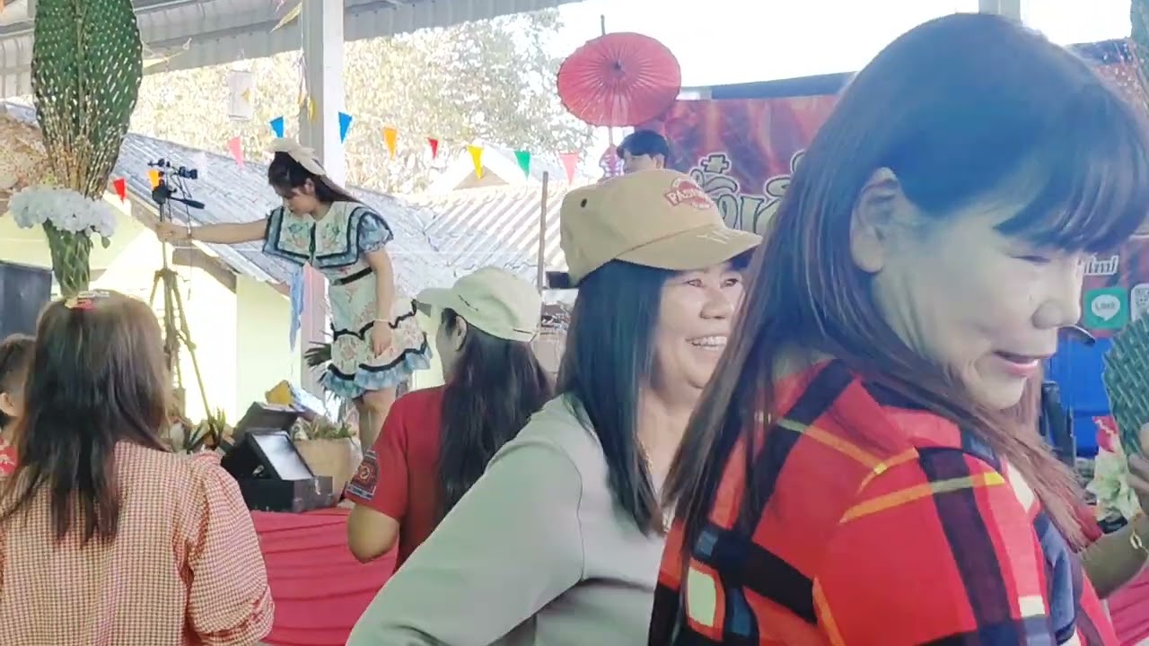 รำวงชาวบ้านวัดบ้านกิ่วเกาะคาลำปาง