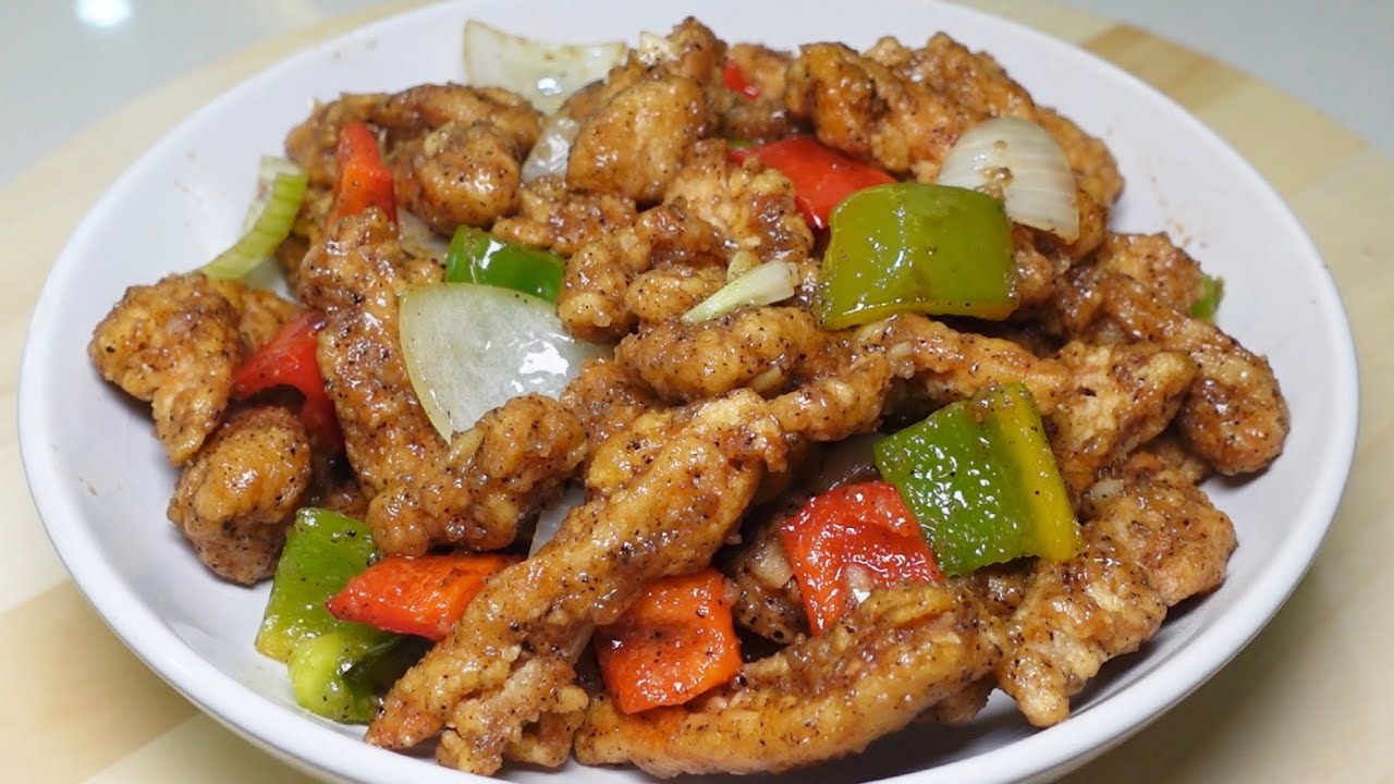 黑胡椒炒鸡，外酥里嫩，黑胡椒浓郁，非常好吃又下饭，记得准备多一点米饭，做法简单不难Stir-fried black pepper chicken, crispy and tender