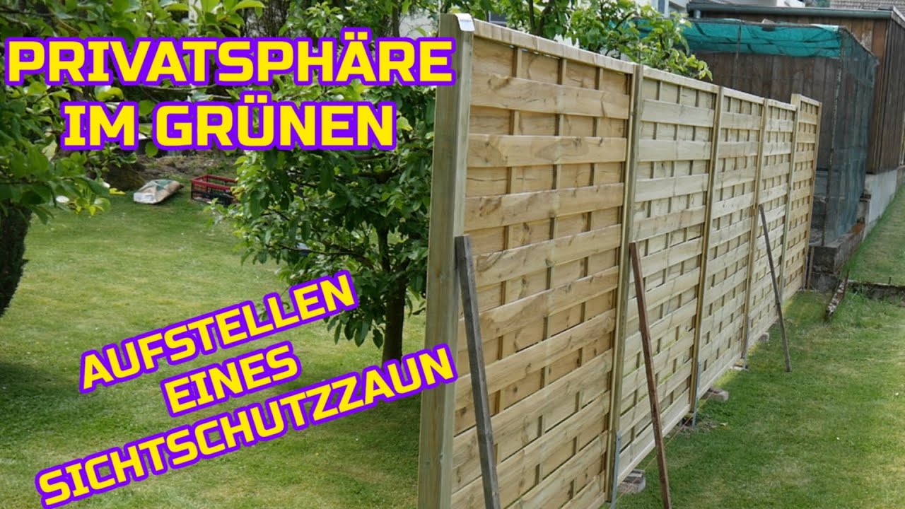 Privatsph&auml;re im Gr&uuml;nen: Aufstellen eines Sichtschutzzaunes