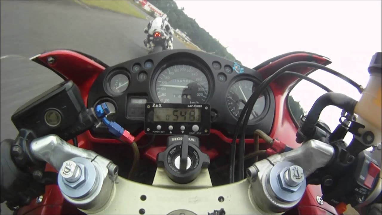 鈴鹿ツインサーキット　CBR1100XX