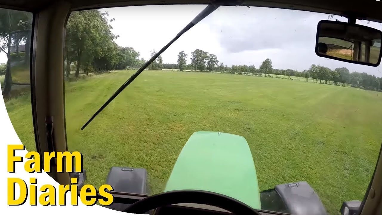 Mowing - John Deere 6110