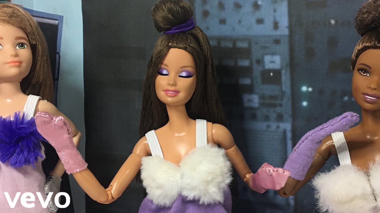 Ariana Grande - 34+35 (doll stop motion) Music Video