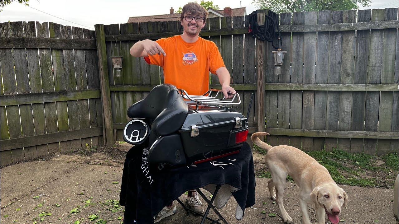 Painting a Harley touring pack bag!