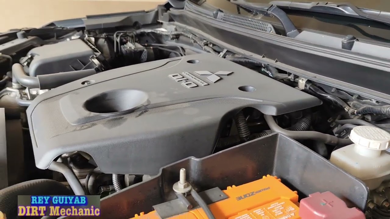 MITSUBISHI STRADA;  Change oil and flushing. | DIRT MECHANIC