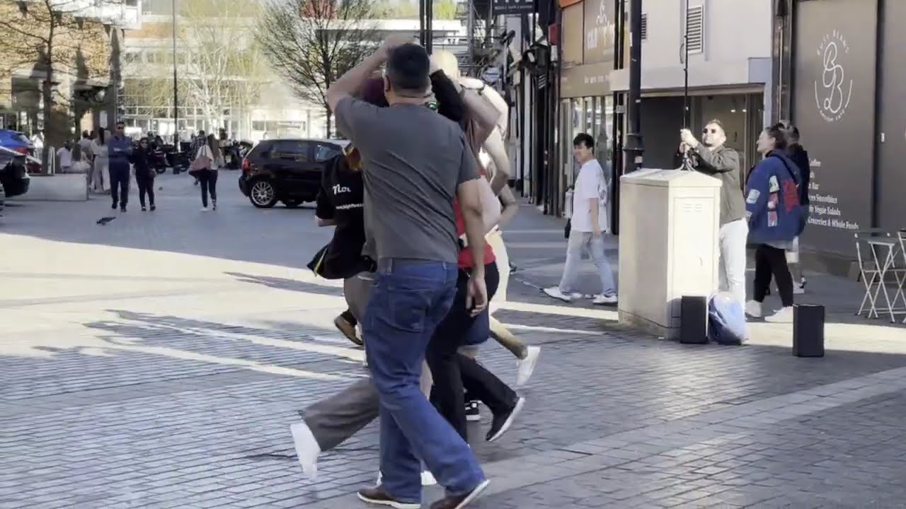High Five Salsa - Rueda de Casino Flashmob 2025, Redhill UK