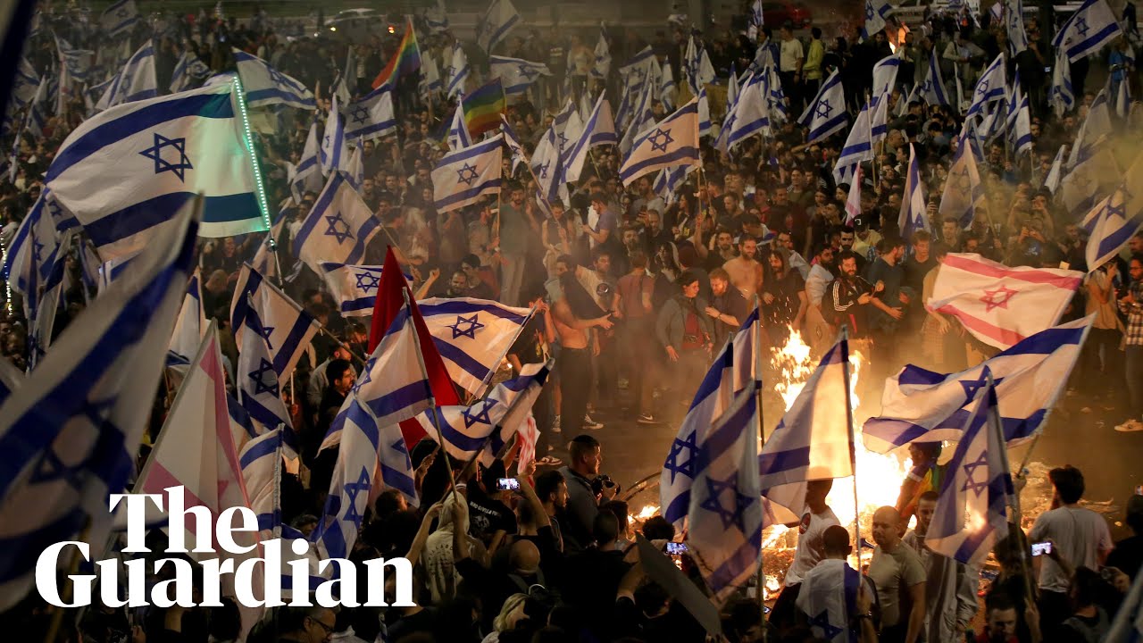 Protests in Israel after Netanyahu sacks defence minister