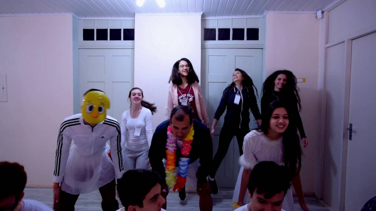 Tarefa 028: Dan&ccedil;a do Pinguim - Equipe Hunters