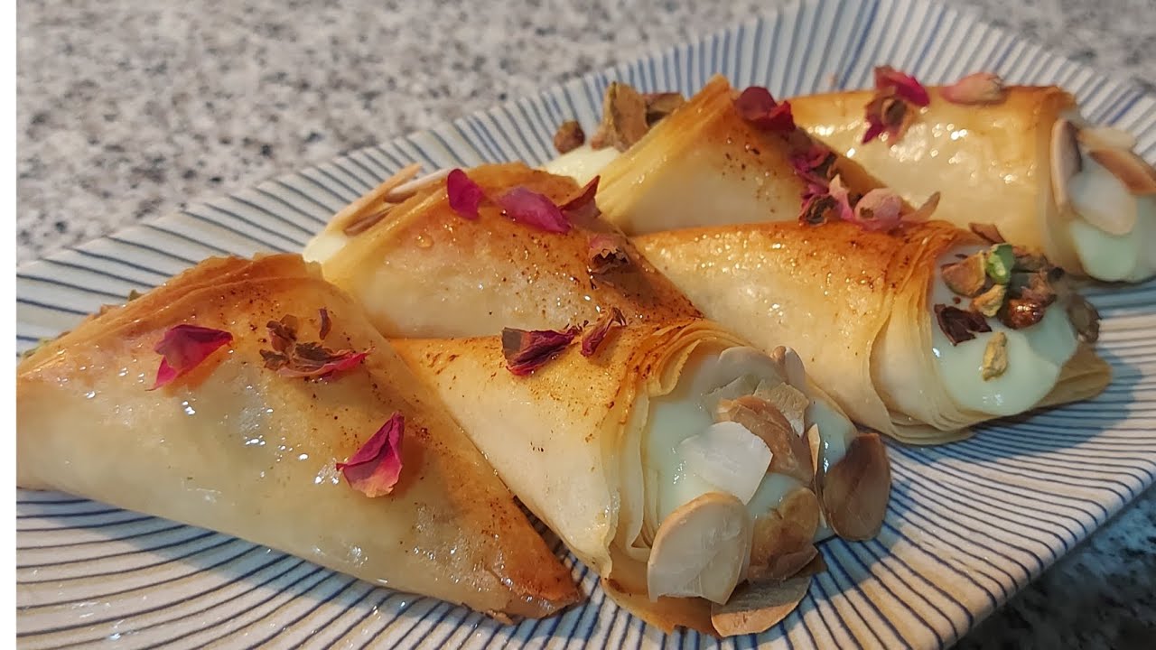 كورني بورقة البسطيلة وكريم باتيسري مقرمشين ولذاذ،conos de masa brick rellenos de crema pastelera 