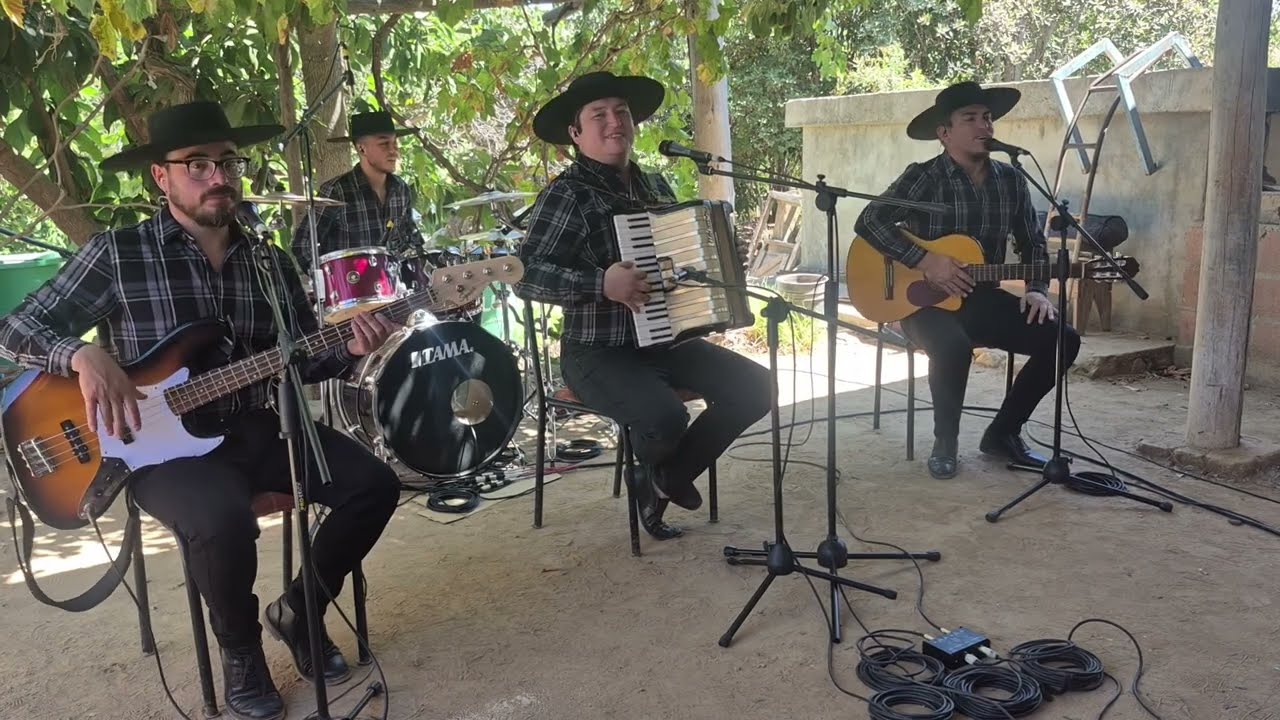 BOTONES DE ORO - PARRONAZO EN VIVO - UN PUÑO DE TIERRA