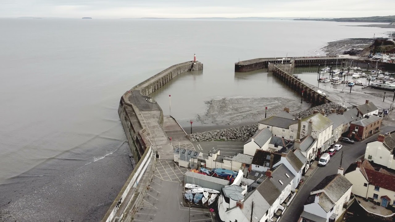 An aerial tour of Watchet it's town & harbour
