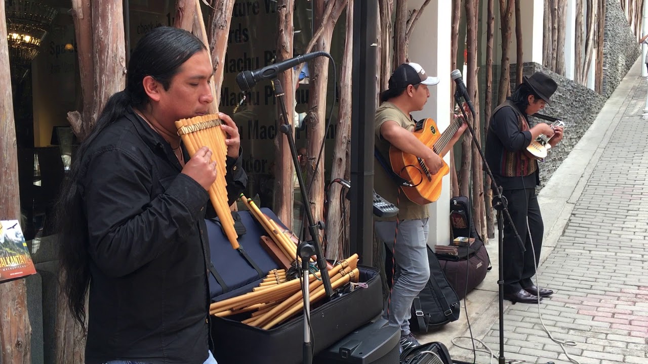 Beautiful Native Andean Music in Peru (Hotel California)