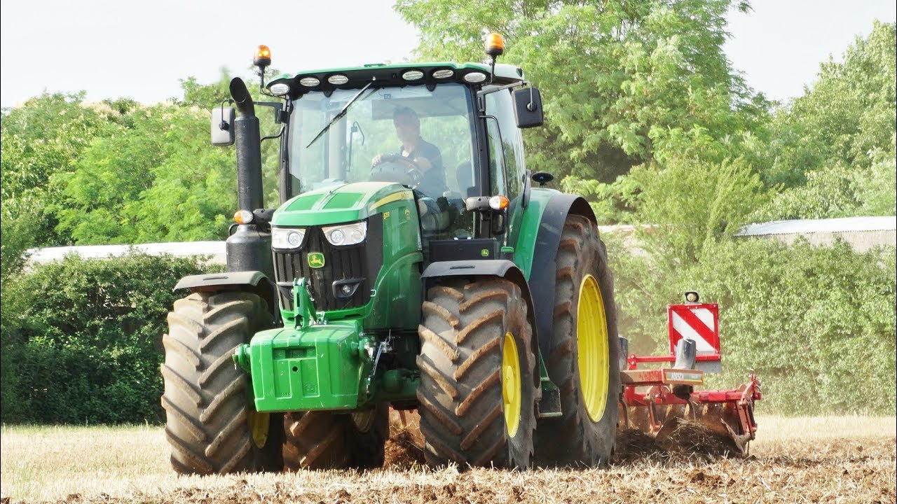 John Deere 6215 R + HORSCH Terrano 3FX | ZILIO