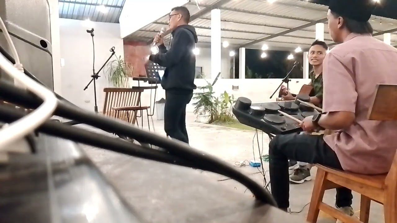 Aku milikmu - Dewa19 (live cover) Aura ft. Caire // Bento kopi mojokerto
