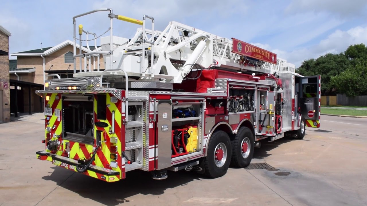 Truck Walk-Around: Community's Pierce Ascendant 107' Aerial