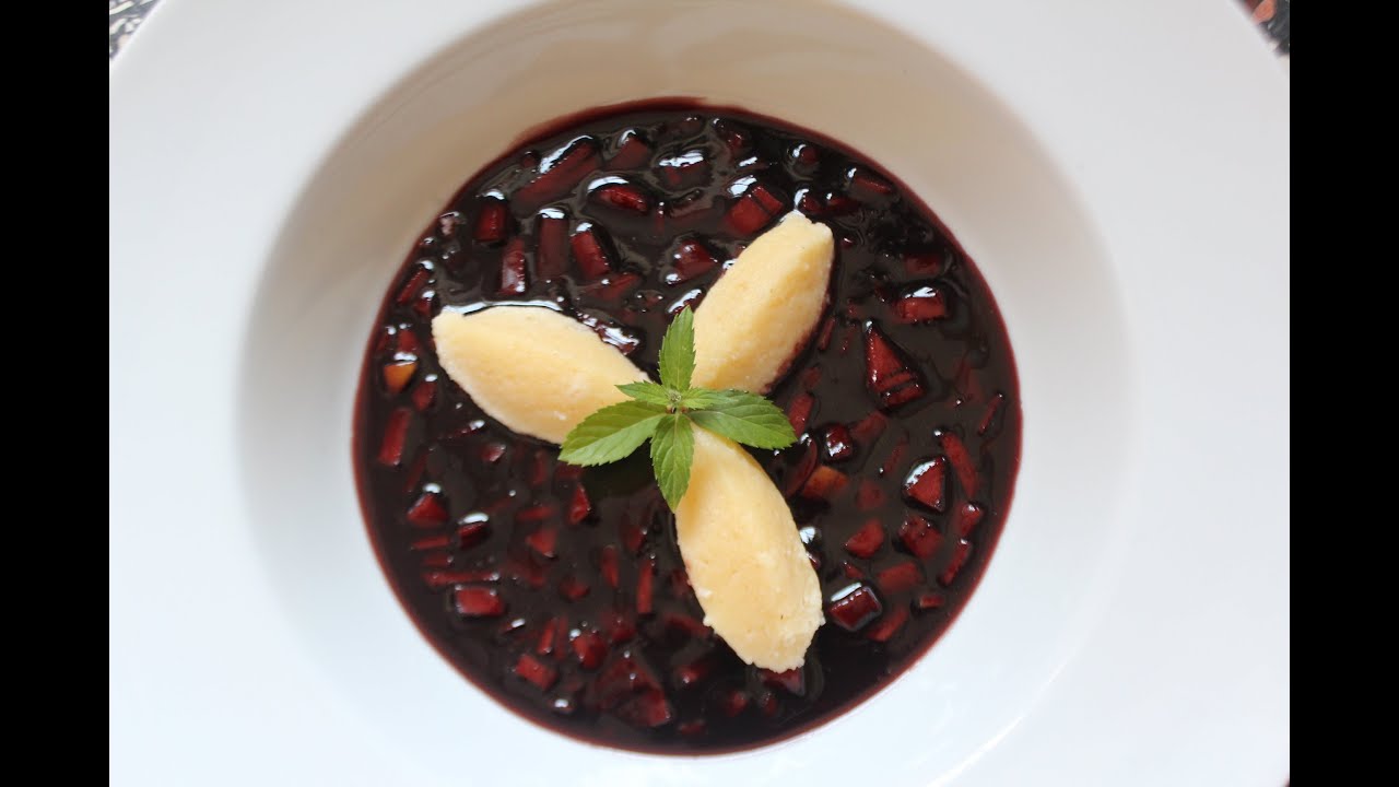 Fliederbeersuppe
