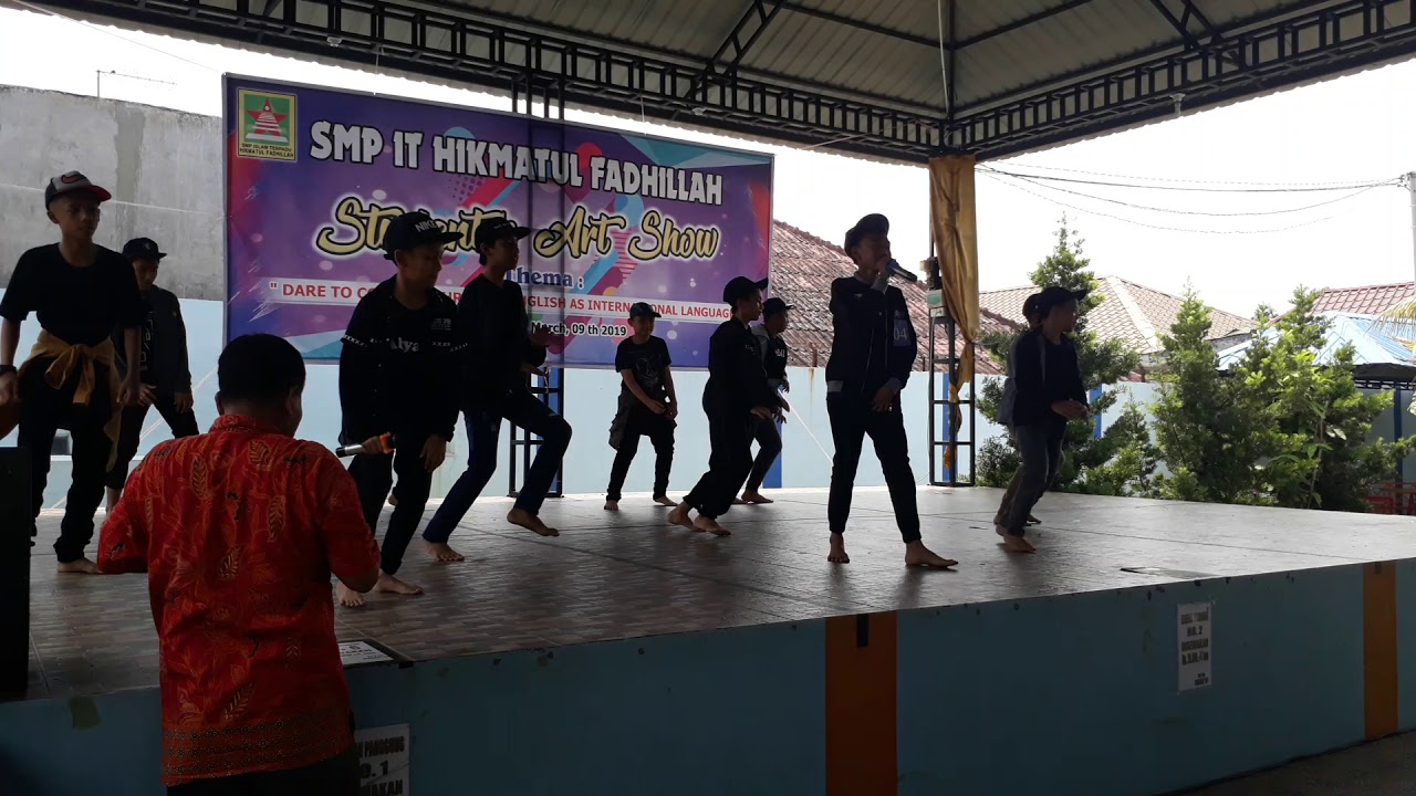 DANCE GOYANG DUMANG DAN VERSI BAHASA INGGRIS