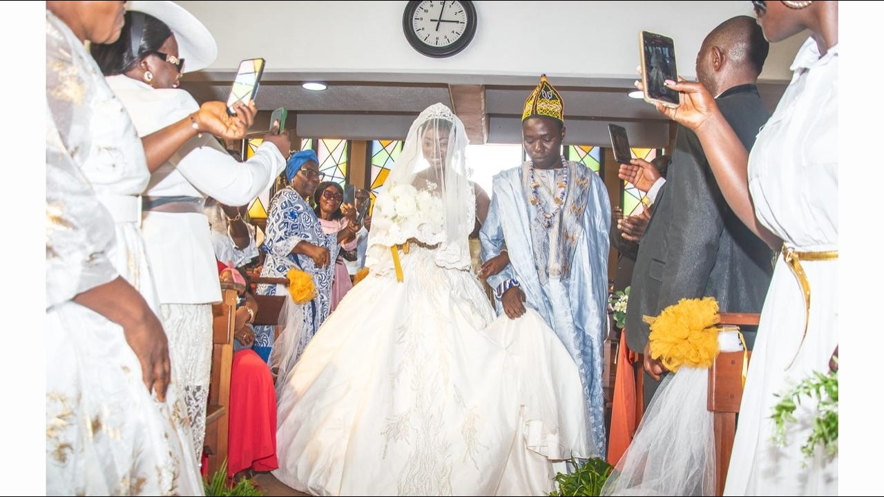 MAIRIE ET ÉGLISE d'UN MARIAGE A YAOUNDÉ