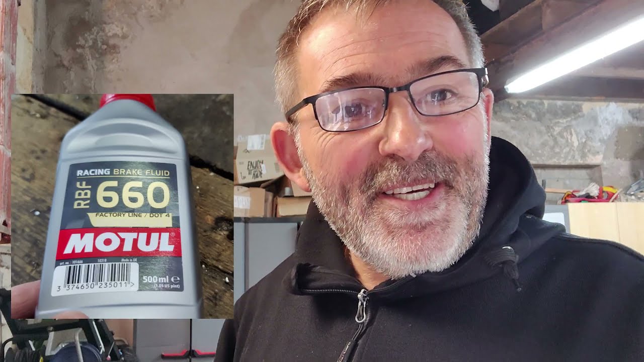 ( TUTO ) - vidange  et purge liquide de frein arriere 1190 adventure