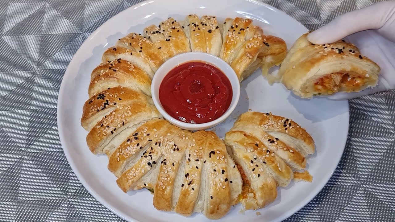 Chicken Cheese Puff Pastry Ring | New Snacks Recipe | Easy Snacks to Make at Home | Quick Snacks